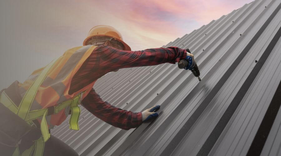 Professional gutter cleaning in Saint Louis, MO